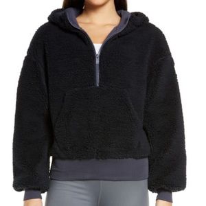 Alo Yoga Streeside half zip hoodie